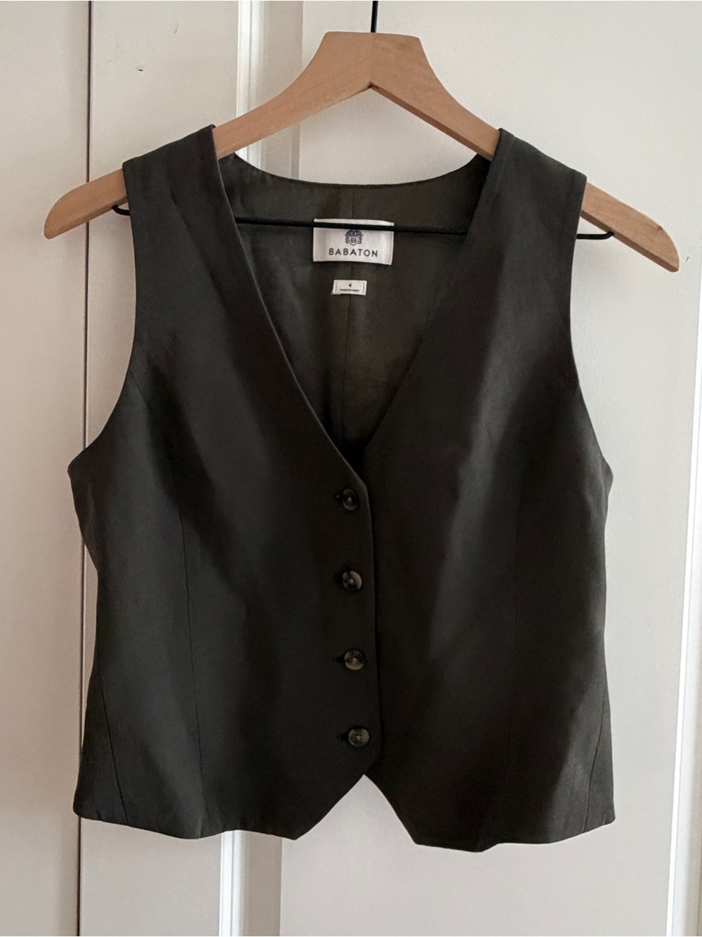 Aritzia Pacino Vest in Olive Green - Crepette